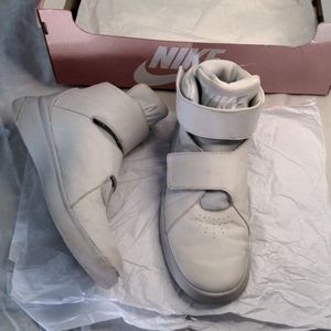 Nike moon walkers 12/09/15 release date size 8